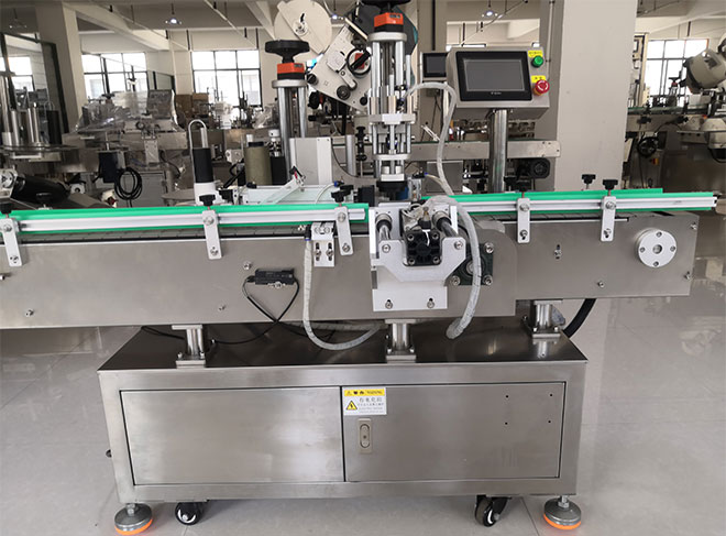 星火全自動貼標(biāo)機(jī)械實拍圖